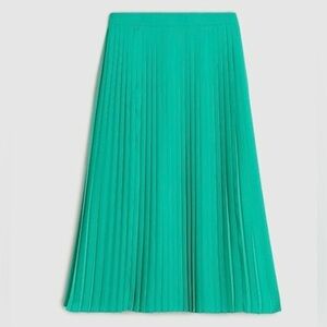 NEW Saks Green Pleated Skirt.